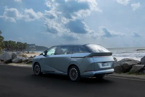 小鹏X9增程版，比纯电版还便宜5万！