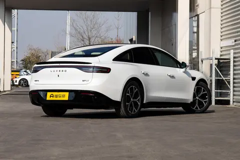 2025 款智界 S7 购车指南